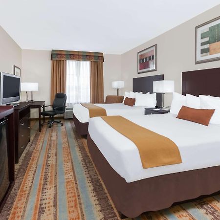Baymont By Wyndham Henderson Hotel Buitenkant foto